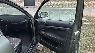 Volkswagen Passat: 2003 г., 2 л, Механика, Бензин — 8