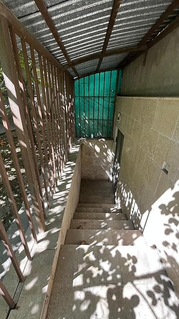 маленький дом шале под ключ: Продается частный дом с архитектурой в классическом стиле: два уровня — 9