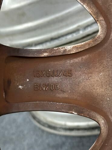 диски на ниву р r16: Литые Диски R 16 Комплект, отверстий - 4, Б/у — 4