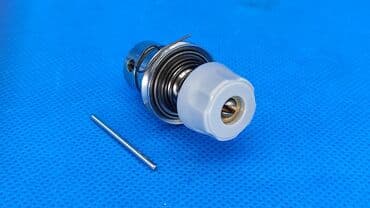 Регулятор на прямую строчку бесшумную. Регулирует натяжение нити при at lalafo.kg Регулятор на прямую строчку бесшумную. Регулирует натяжение нити при