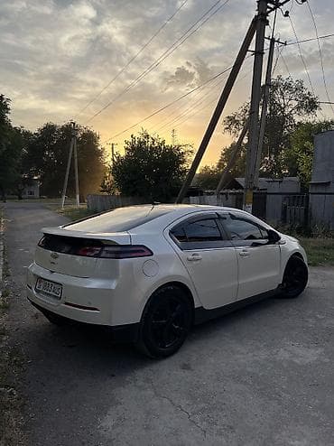 обмен дома: Chevrolet Volt: 2013 г., 1.4 л, Вариатор, Электромобиль, Хэтчбэк — 3