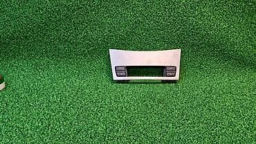 Накладка центральная Е60 9 156 039 Год 2008 В отличном состоянии