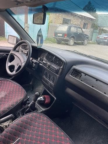 124 2 2: Volkswagen Vento: 1992 г., 1.8 л, Механика, Бензин, Седан — 8