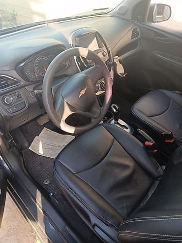 кабина волво: Chevrolet Spark: 2017 г., 0.1 л, Автомат, Бензин, Хэтчбэк — 3