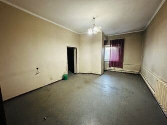 долгосрочная аренда дома: 700 м², 11 комнат, Забор, огорожен, Бассейн, Парковка — 13