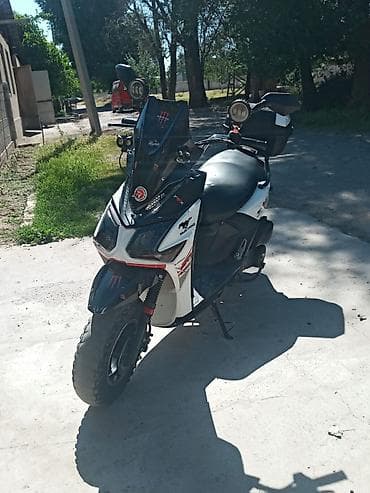 dio 27: Скутер DongFang (стикеры Monster/Mustang) - Кузов: бело‑черный — 4