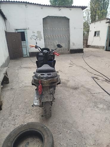 мото сатылат: Скутер/максискутер 150–250 см³ (визуально — спортивный пластик — 2