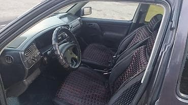 Унаа сатуу: Volkswagen Vento: 1992 г., 1.8 л, Кол менен иштөөчү, Бензин — 7