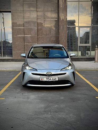 e53 4 8: Toyota Prius: 2019 г., 1.8 л, Вариатор, Гибрид, Хэтчбэк — 2