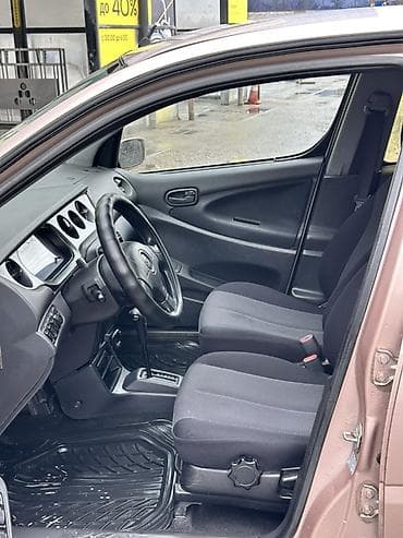 sprinter 4 4: Daihatsu YRV: 2004 г., 1.3 л, Автомат, Бензин, Хэтчбэк — 4