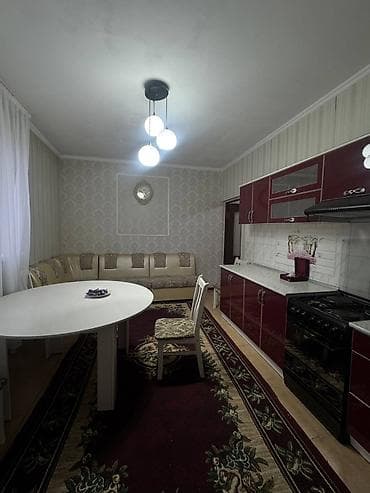 Үйлөрдү ижарага берүү: 300 м², 5 бөлмө, Лоджия — 10