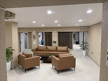 Кеңселерди сатуу 135 м², Ремонту бар, Эмереги менен, Көп кабаттуу имарат, Жертөлө кабаты кабат — 2