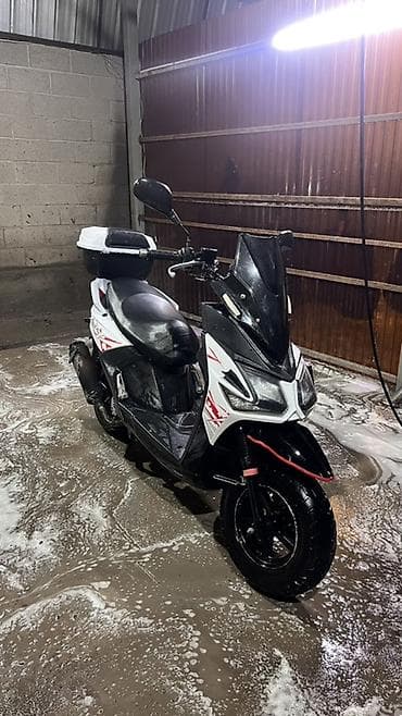 Транспорт: Макси-скутер Yamaha, 160 куб. см, Бензин, Колдонулган — 2