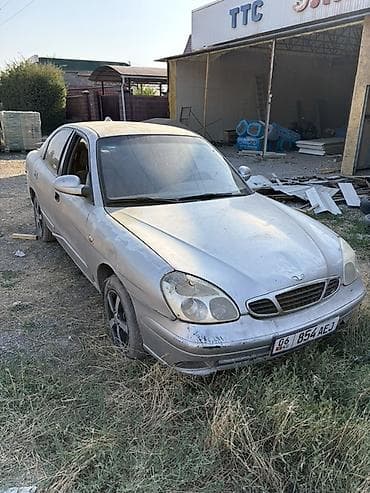 Daewoo Nubira: 2000 г., 1.5 л, Механика, Бензин, Седан