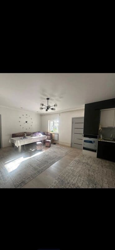 двухэтажные дома: 60 м², 3 комнаты, Забор, огорожен — 1