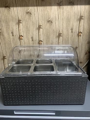 Изотермическая витрина с гастроемкостями и прозрачным куполом -