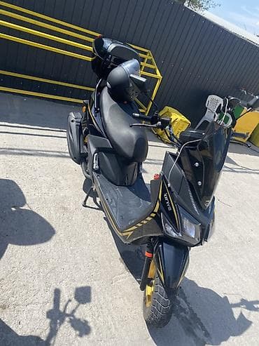 электро байк: Скутер QJIVE (QJYVE/QIYE) 50–125 см³, черный, с золотыми акцентами — 2