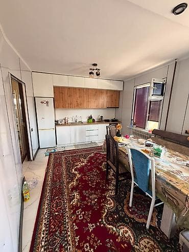 Үйлөр: 🏡 Продается просторный двухэтажный дом в районе Ак-Ордо 3! 📐 Площадь — 6