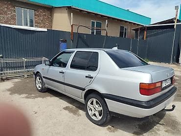 Volkswagen Vento: 1995 г., Автомат, Седан