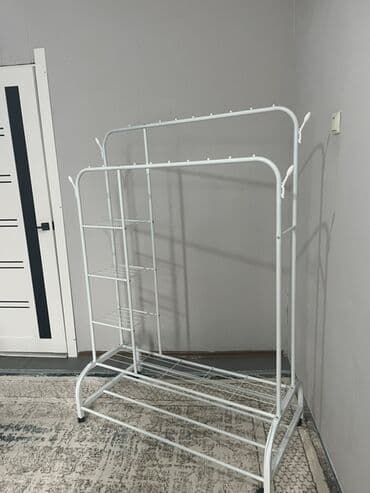 куплю вешалку напольную: Вешалка для одежды с колесами, или рейл, — это мобильная напольная — 4