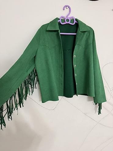 военный желет: Набор женской верхней одежды и рубашек (4 предмета) 1) Зеленая — 1