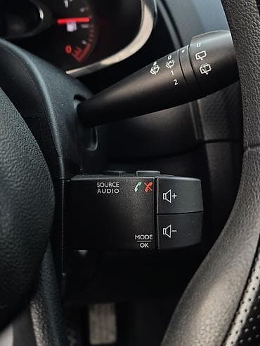 продаю рено: Renault Clio: 2016 г., 1.5 л, Хэтчбэк — 10