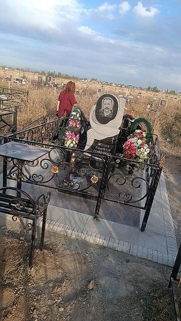 обувь кросовки: Изготовление памятников, Изготовление оградок, Изготовление крестов | Гранит, Металл, Мрамор | Оформление, Установка — 8