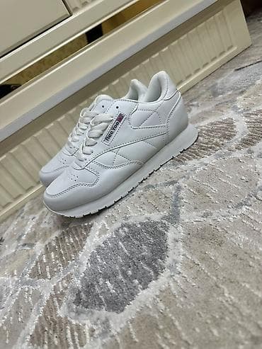 кийим берем: Белые кроссовки в классическом ретро-стиле.размер 36(новый - Верх — 1