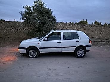 s sklass: Volkswagen Golf: 1993 г., 1.8 л, Механика, Хэтчбэк — 4
