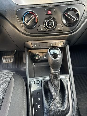 hundai: Hyundai Accent: 2018 г., Бензин, Седан — 10