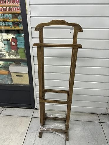 Вешалки: Напольная вешалка-валид для одежды из массива дерева. - Материал — 1