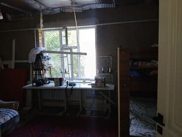 срочно продаю дом район кызыл аскер: Продаю дом,с участком 5 сот, Район ленинский,Ж/М Ала Тоо 2 размер — 17