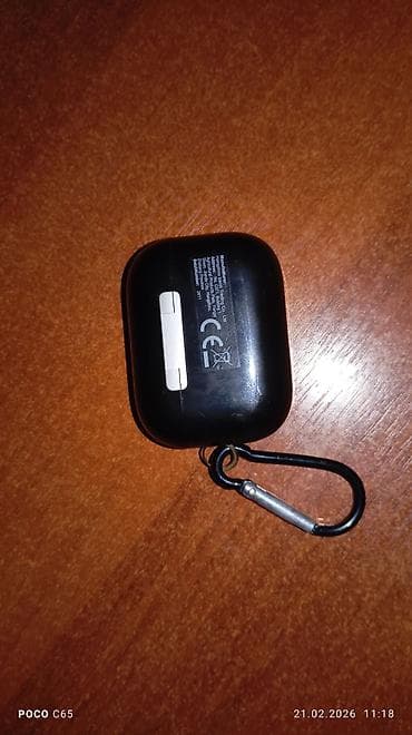 кейсы от наушников: Беспроводные наушники-вкладыши с зарядным кейсом и карабином - — 2