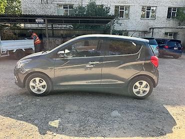 Транспорт: Chevrolet Spark: 2018 г., 1 л, Автомат, Бензин, Хэтчбэк — 7