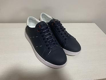 Босоножки, сандалии, шлепанцы: Состояние новое носил всего два раза на прогулку. Покупал за 3000 — 3