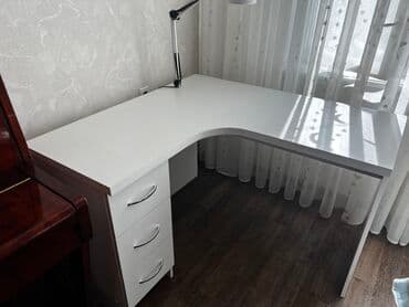 угловой компьютерный стол белый: •Мебель Парта угловая •Россия •На заказ •Минимальные сроки — 1