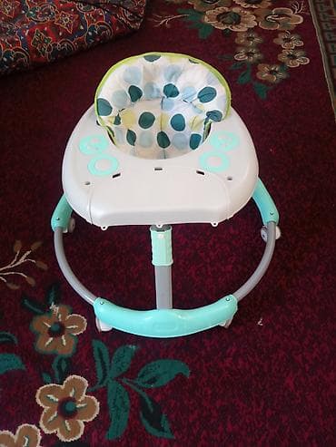 Ходунки для малыша - Конструкция в виде круглой рамы с защитным