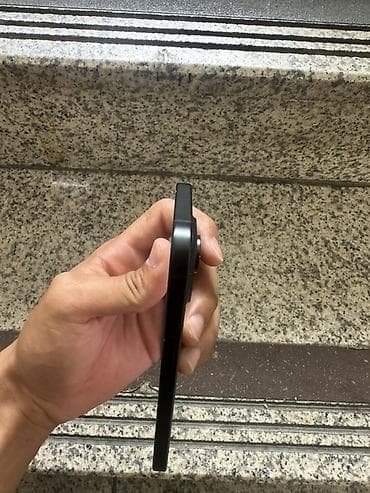магнитола бишкек: IPhone 13, цвет Midnight (чёрный) - Компактный корпус с плоскими — 3