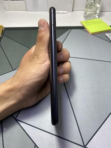 12: Xiaomi, Mi 9, 32 ГБ, цвет - Черный, 2 SIM — 2