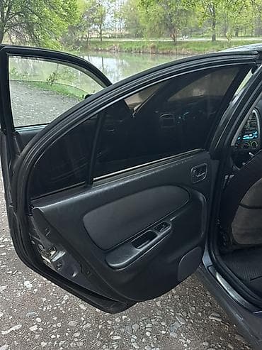 нюрайс машина: Toyota Avensis: 2003 г., 2 л, Механика, Дизель, Седан — 8