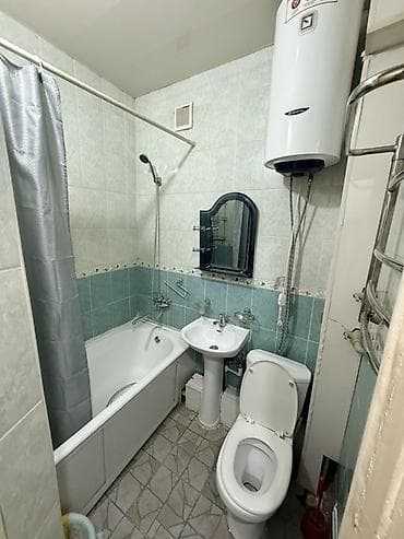 пригородный квартира: 1 комната, 28 м², Индивидуалка, 3 этаж, Старый ремонт — 4