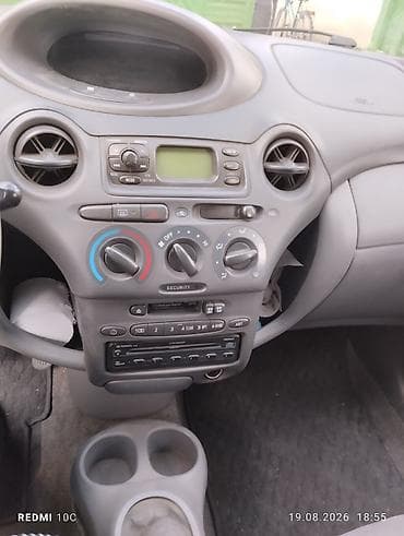 бампер авто: Toyota Yaris: 2000 г., Бензин, Хэтчбэк — 7