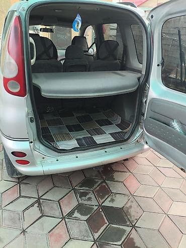 toyota sera: Toyota Yaris Verso: 2002 г., 1.5 л, Механика, Бензин, Хэтчбэк — 4