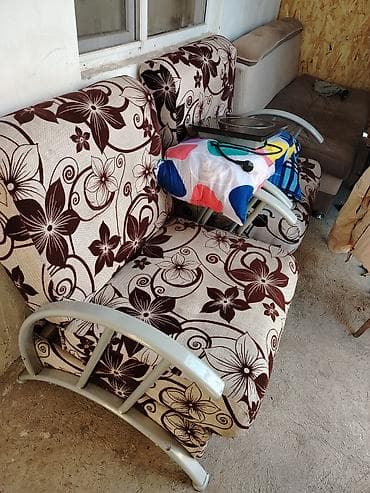 Продаю два кресла в хорошем состоянии, не дорого качественные