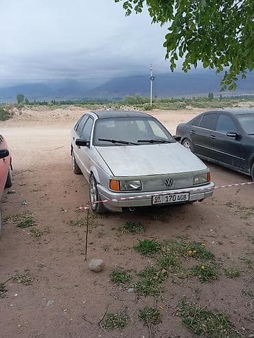 Volkswagen Passat: 1988 г., 1.8 л, Кол менен иштөөчү, Бензин, Лифтбек lalafo.kg да Volkswagen Passat: 1988 г., 1.8 л, Кол менен иштөөчү, Бензин, Лифтбек
