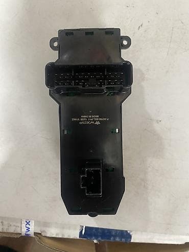 пульт хонда: Блок кнопок управления стеклоподъемниками (водительская дверь) — 3