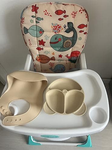нагрудники: Стульчик для кормления, столик съемный легко складывается. Состояние — 2