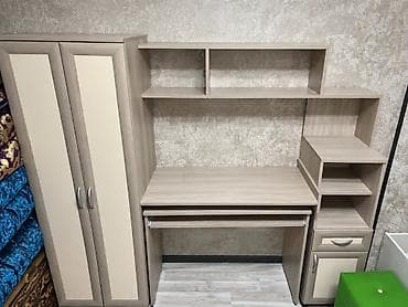 Мебель: 🪑 Компьютерный стол с шкафом и полками 💰 Цена: 12 500 сом (торг — 1