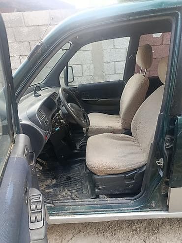 Daihatsu Move: 2001 г., 1 л, Механика, Бензин, Универсал