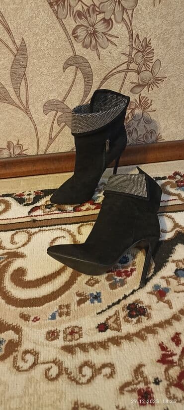 Домашние тапочки: Женские батальоны в идеальном состоянии со стразами Деми замшевые — 2